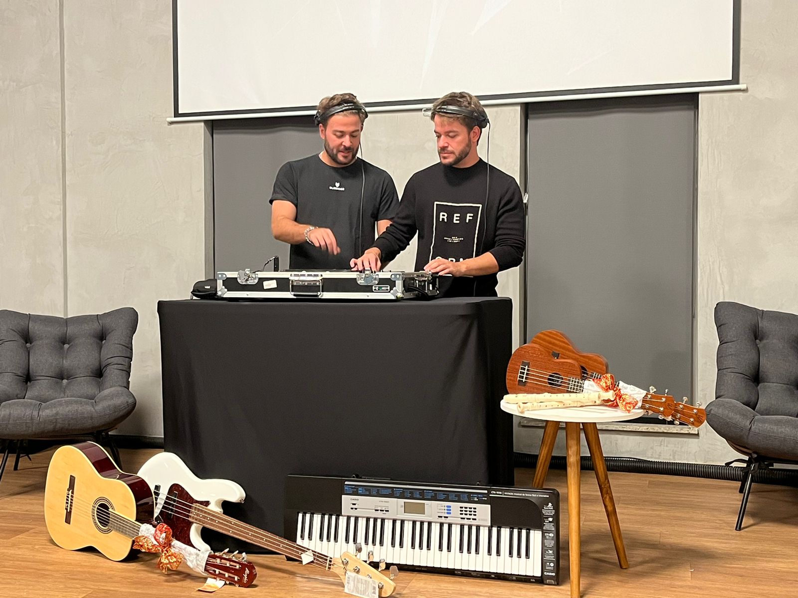 Dubdogz inaugura escola de música no Moinho para crianças e adolescentes da Zona Norte